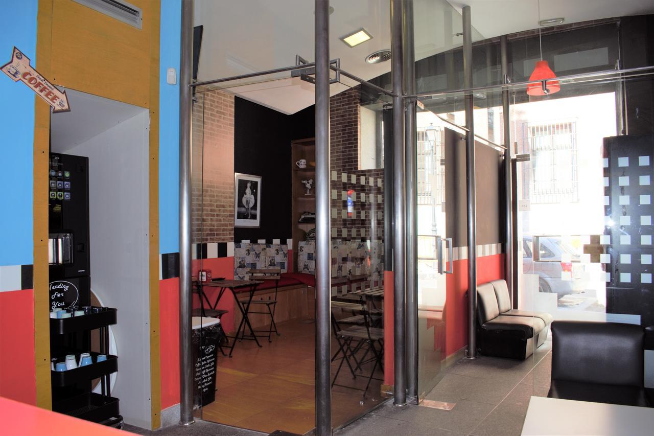 Urban Hostel Madrid Exterior photo