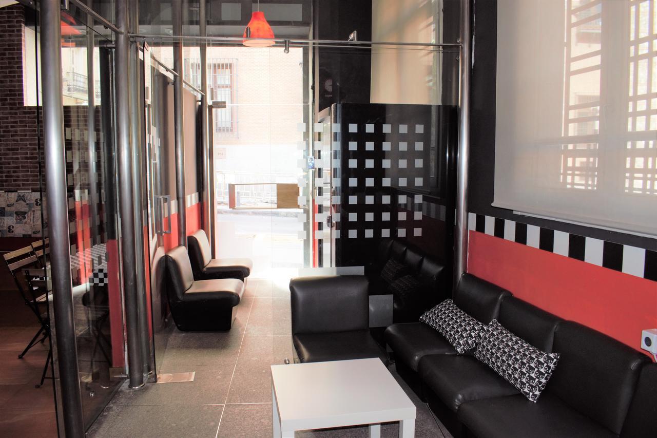 Urban Hostel Madrid Exterior photo