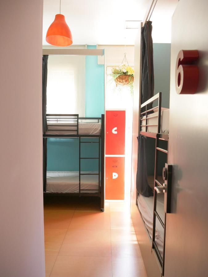 Urban Hostel Madrid Exterior photo