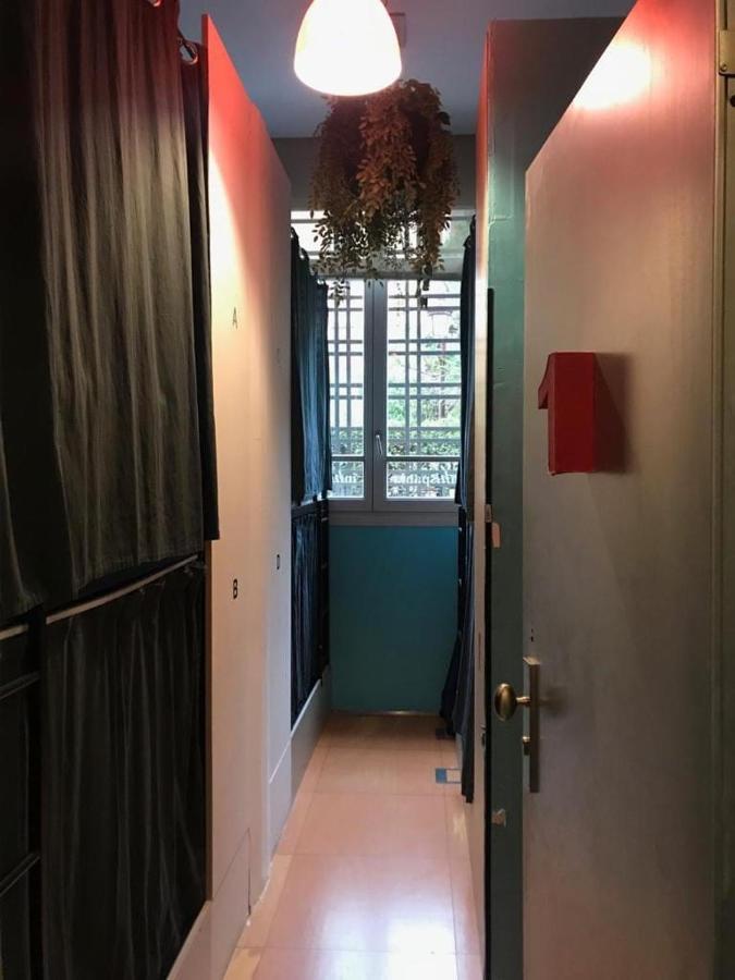 Urban Hostel Madrid Exterior photo