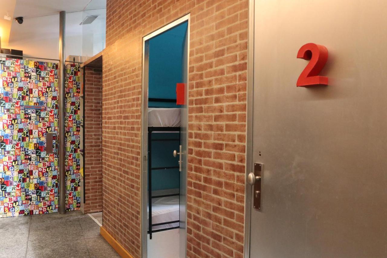 Urban Hostel Madrid Exterior photo